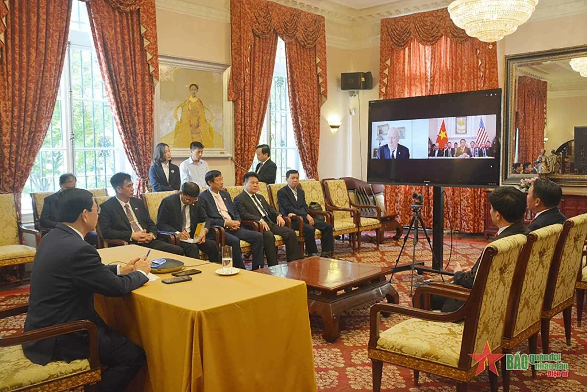 Đại tướng Phan Văn Giang điện đàm trực tuyến với Thượng nghị sĩ Patrick Leahy Đại tướng Phan Văn Giang điện đàm trực tuyến với Thượng nghị sĩ Patrick Leahy