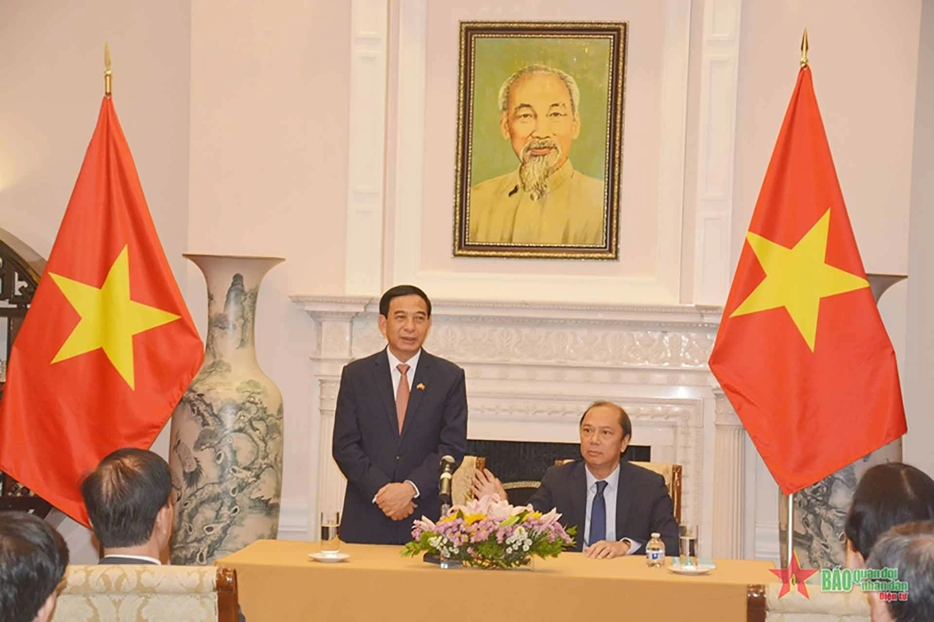 Đại tướng Phan Văn Giang điện đàm trực tuyến với Thượng nghị sĩ Patrick Leahy Đại tướng Phan Văn Giang điện đàm trực tuyến với Thượng nghị sĩ Patrick Leahy