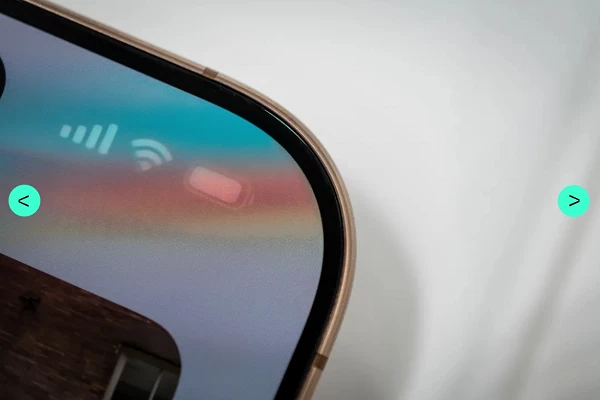 Các góc iPhone 16 Pro được bo tròn tạo cảm giác mềm mại Các góc iPhone 16 Pro được bo tròn tạo cảm giác mềm mại