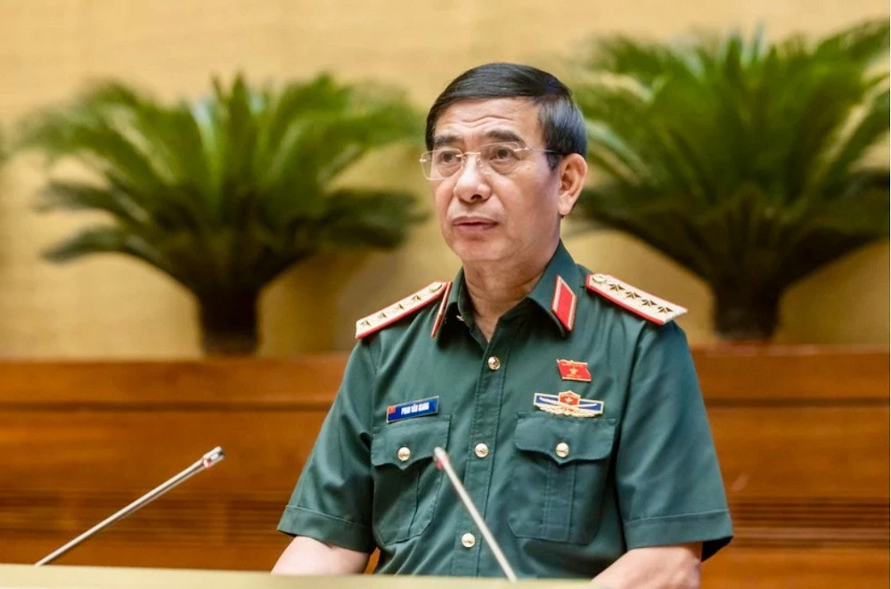 Bức thư Bộ trưởng Quốc phòng Phan Văn Giang gửi cán bộ, chiến sĩ đang ngày đêm chống bão lũ Bức thư Bộ trưởng Quốc phòng Phan Văn Giang gửi cán bộ, chiến sĩ đang ngày đêm chống bão lũ