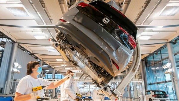 Chịu áp lực thuế quan Mỹ, nhiều công ty Đức chuyển hoạt động sản xuất ra nước ngoài