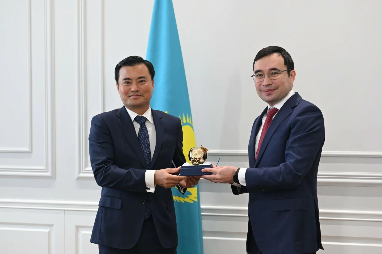 Thành phố Hồ Chí Minh và Almaty đẩy mạnh hợp tác kết nghĩa Thành phố Hồ Chí Minh và Almaty đẩy mạnh hợp tác kết nghĩa