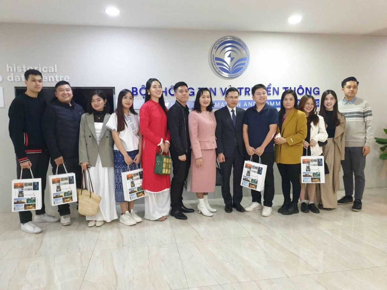 Giới trẻ Thủ đô lan tỏa hình ảnh Việt Nam tươi đẹp và hạnh phúc