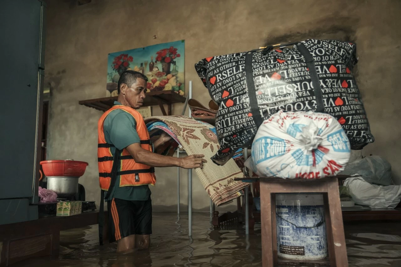 UNICEF cứu trợ khẩn cấp các địa phương bị ảnh hưởng nặng nề do mưa lũ ở miền Bắc UNICEF cứu trợ khẩn cấp các địa phương bị ảnh hưởng nặng nề do mưa lũ ở miền Bắc