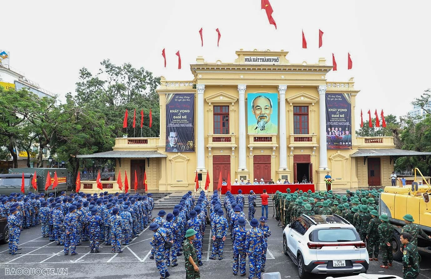 Hơn 200 cán bộ, chiến sĩ Hải quân tham gia tăng cường khắc phục hậu quả bão số 3 tại Hải Phòng. (Nguồn: Bộ Tư lệnh Hải quân cung cấp) Hơn 200 cán bộ, chiến sĩ Hải quân tham gia tăng cường khắc phục hậu quả bão số 3 tại Hải Phòng. (Nguồn: Bộ Tư lệnh Hải quân cung cấp)