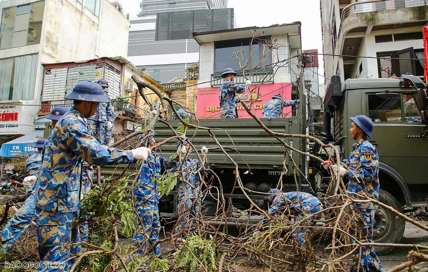 Hơn 200 cán bộ, chiến sĩ Hải quân tham gia tăng cường khắc phục hậu quả bão số 3 tại Hải Phòng Hơn 200 cán bộ, chiến sĩ Hải quân tham gia tăng cường khắc phục hậu quả bão số 3 tại Hải Phòng