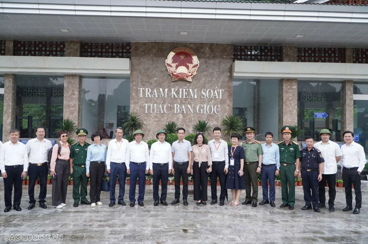 Đẩy mạnh công tác đối ngoại biên phòng và hợp tác biên giới Đẩy mạnh công tác đối ngoại biên phòng và hợp tác biên giới