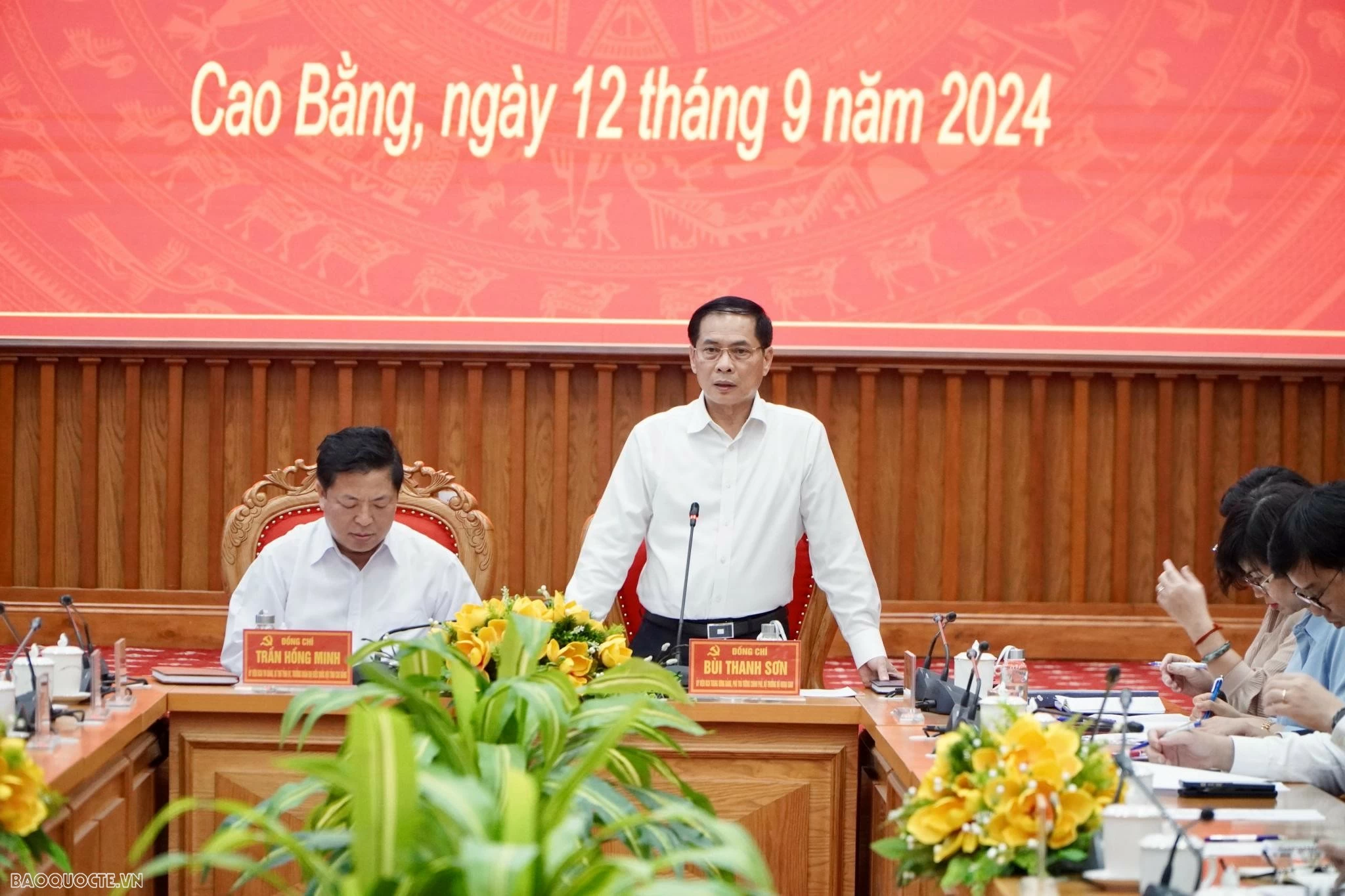 Phó Thủ tướng, Bộ trưởng Bùi Thanh Sơn làm việc với Tỉnh uỷ Cao Bằng Phó Thủ tướng, Bộ trưởng Bùi Thanh Sơn làm việc với Tỉnh uỷ Cao Bằng