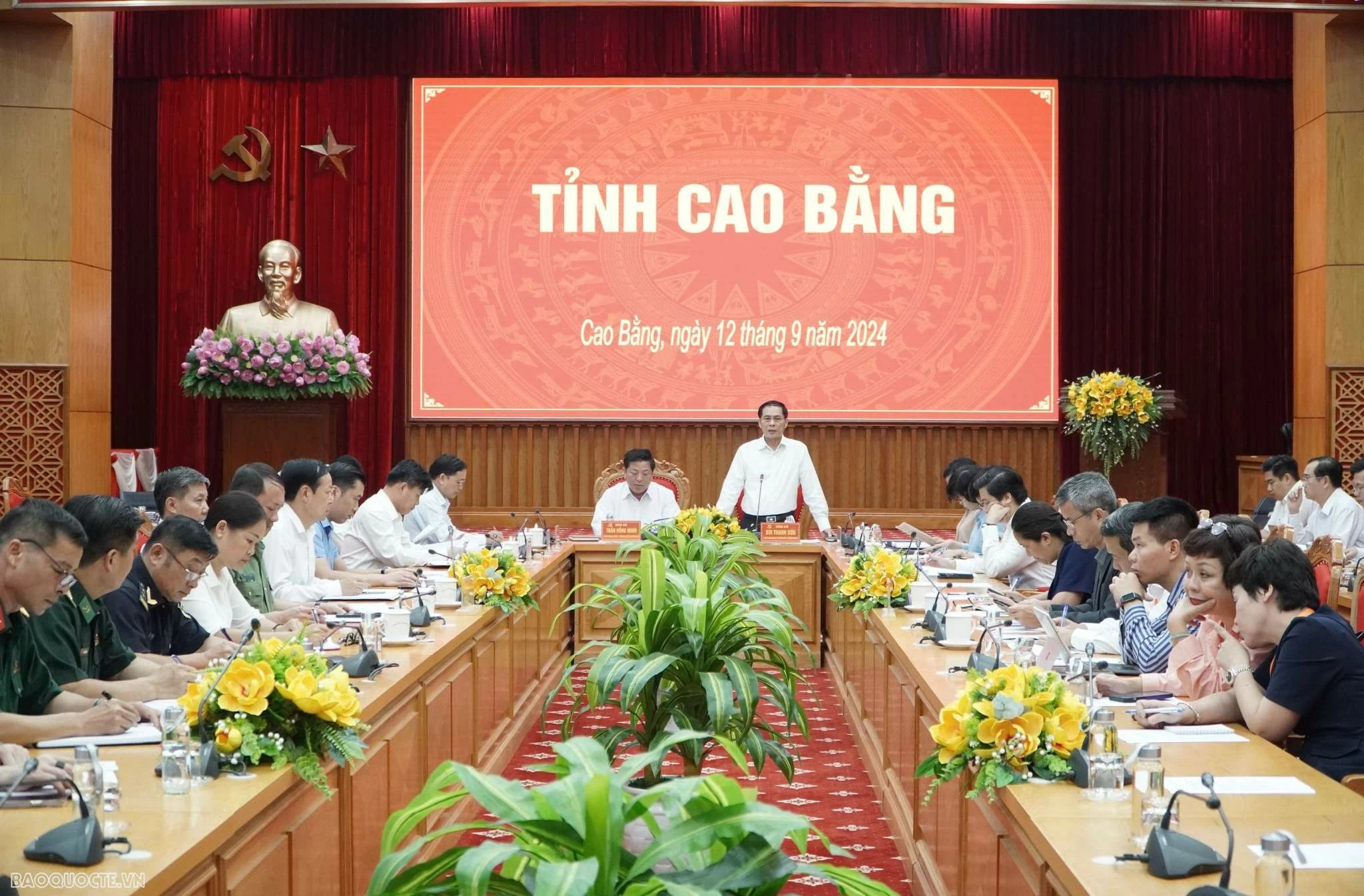 Phó Thủ tướng, Bộ trưởng Bùi Thanh Sơn làm việc với Tỉnh uỷ Cao Bằng Phó Thủ tướng, Bộ trưởng Bùi Thanh Sơn làm việc với Tỉnh uỷ Cao Bằng