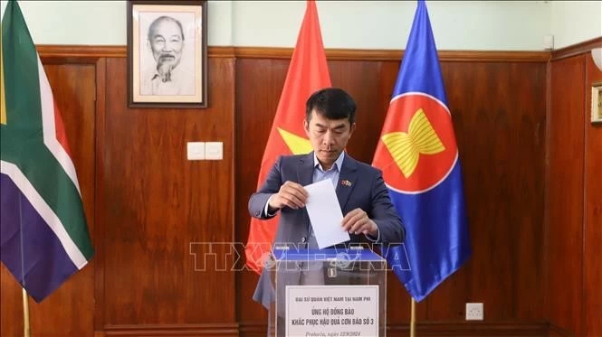 Cộng đồng người Việt Nam ở nước ngoài tiếp tục gửi yêu thương về đồng bào vùng lũ Cộng đồng người Việt Nam ở nước ngoài tiếp tục gửi yêu thương về đồng bào vùng lũ