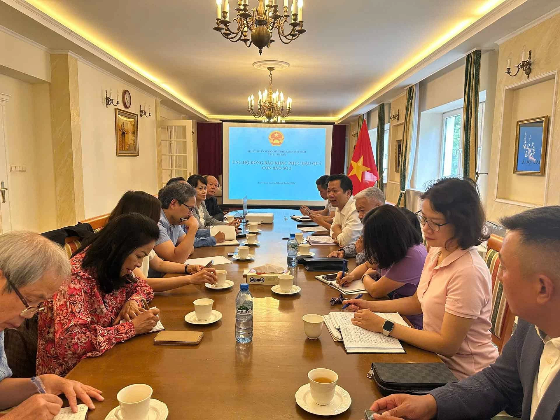 Đại sứ quán Việt Nam tại Ba Lan phát động phong trào ủng hộ đồng bào khắc phục hậu quả cơn bão số 3 Đại sứ quán Việt Nam tại Ba Lan phát động phong trào ủng hộ đồng bào khắc phục hậu quả cơn bão số 3