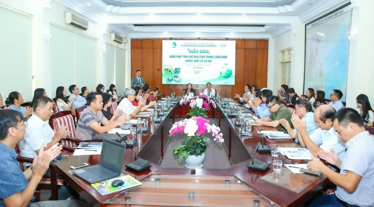 Giảm phát thải khí nhà kính trong chăn nuôi hướng tới mục tiêu Net Zero Giảm phát thải khí nhà kính trong chăn nuôi hướng tới mục tiêu Net Zero