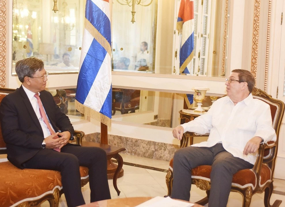 Đại sứ Việt Nam tại Cuba chào Bộ trưởng Ngoại giao Cuba Đại sứ Việt Nam tại Cuba chào Bộ trưởng Ngoại giao Cuba