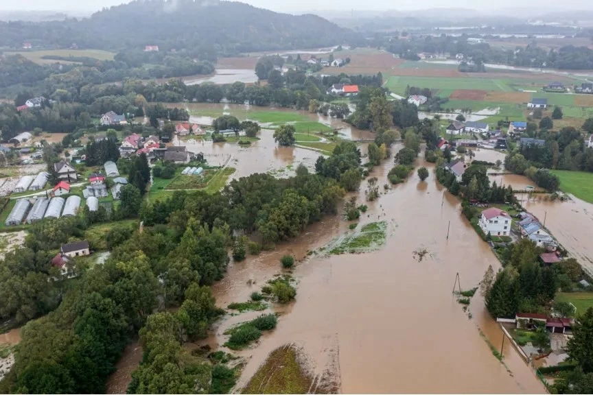 Mưa lớn kỷ lục gây ngập úng nghiêm trọng ở Châu Âu Mưa lớn kỷ lục gây ngập úng nghiêm trọng ở Châu Âu