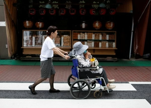 Người Nhật từ 65 tuổi trở lên hiện chiếm gần 30% dân số. (Nguồn: The Japan Times) Người Nhật từ 65 tuổi trở lên hiện chiếm gần 30% dân số. (Nguồn: The Japan Times)