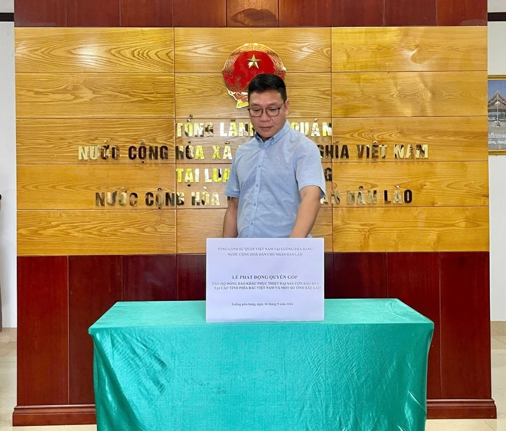 Tổng Lãnh sự quán Việt Nam tại Luang Prabang phát động quyên góp ủng hộ đồng bào khắc phục thiệt hại sau bão Yagi Tổng Lãnh sự quán Việt Nam tại Luang Prabang phát động quyên góp ủng hộ đồng bào khắc phục thiệt hại sau bão Yagi