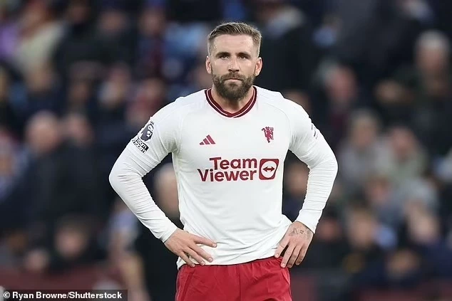 HLV Ten Hag mơ hồ về ngày tái xuất của hậu vệ Luke Shaw HLV Ten Hag mơ hồ về ngày tái xuất của hậu vệ Luke Shaw