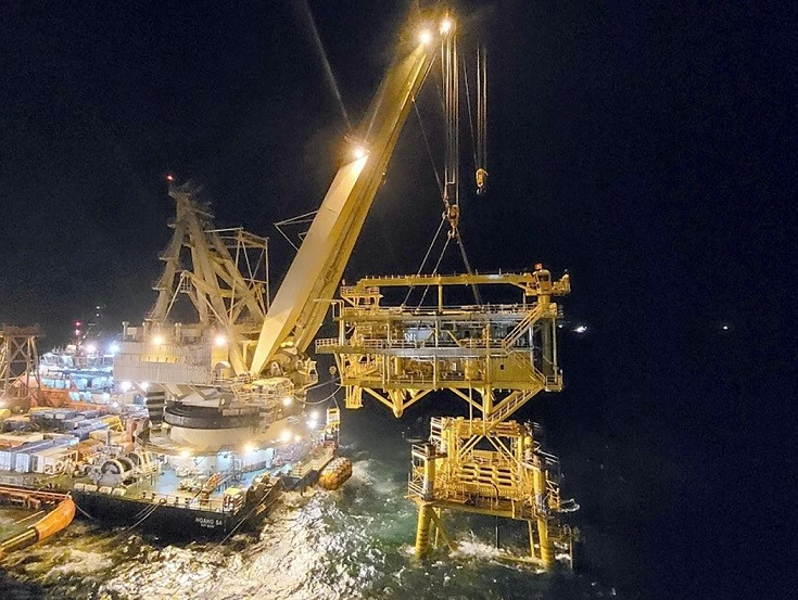 Lắp đặt thành công khối thượng tầng giàn BK-23. Lắp đặt thành công khối thượng tầng giàn BK-23.