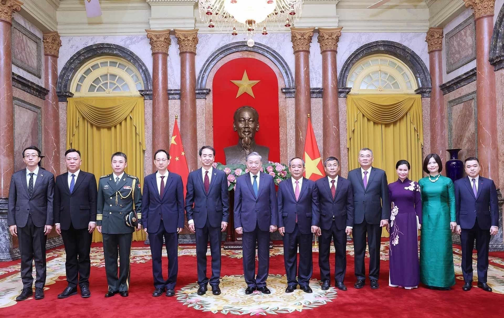 Tổng Bí thư, Chủ tịch nước Tô Lâm tiếp xã giao Đại sứ Trung Quốc tại Việt Nam Hà Vĩ Tổng Bí thư, Chủ tịch nước Tô Lâm tiếp xã giao Đại sứ Trung Quốc tại Việt Nam Hà Vĩ