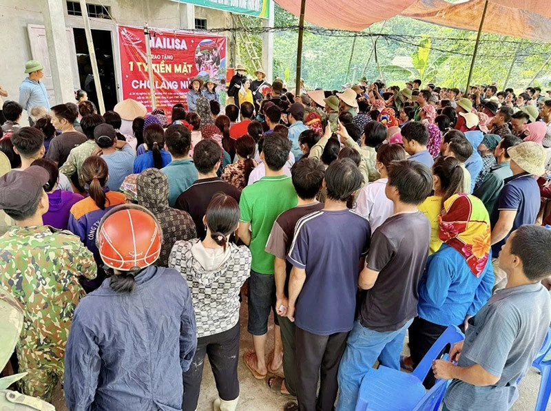 Thẩm mỹ Mailisa là một trong những đoàn từ thiện đầu tiên đến với làng Nủ Thẩm mỹ Mailisa là một trong những đoàn từ thiện đầu tiên đến với làng Nủ