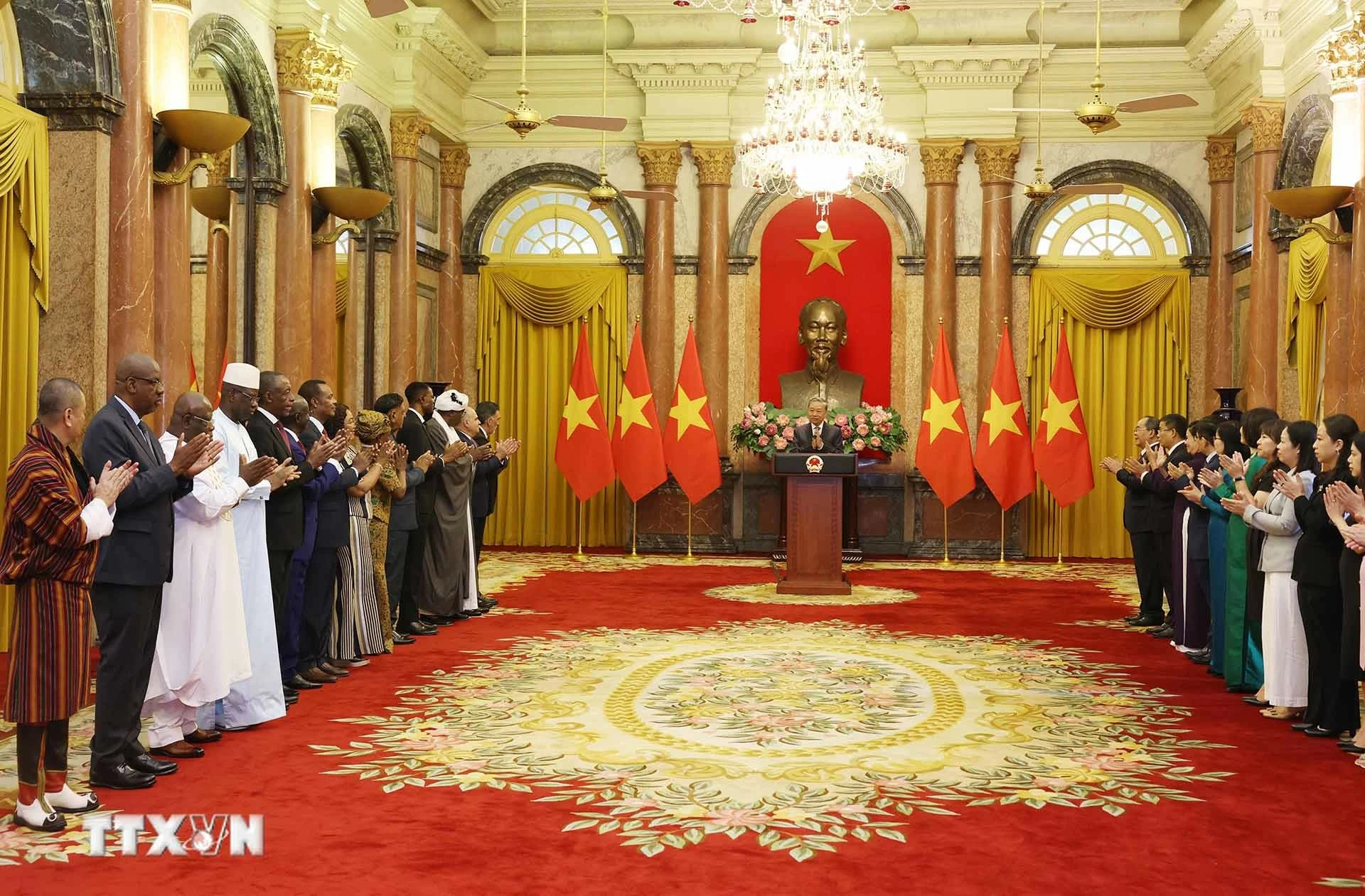 Cùng nhau hợp tác, Việt Nam và các nước có thể chung tay xây dựng một thế giới phát triển hòa bình và bền vững Cùng nhau hợp tác, Việt Nam và các nước có thể chung tay xây dựng một thế giới phát triển hòa bình và bền vững