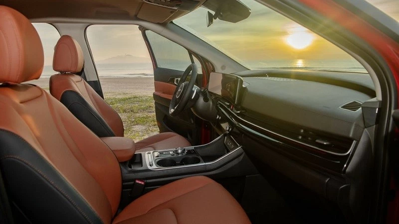 Nội thất của Kia Carnival 2024 khá hiện đại Nội thất của Kia Carnival 2024 khá hiện đại