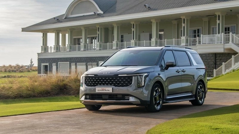 Kia Carnival 2024 là phiên bản nâng cấp giữa dòng đời