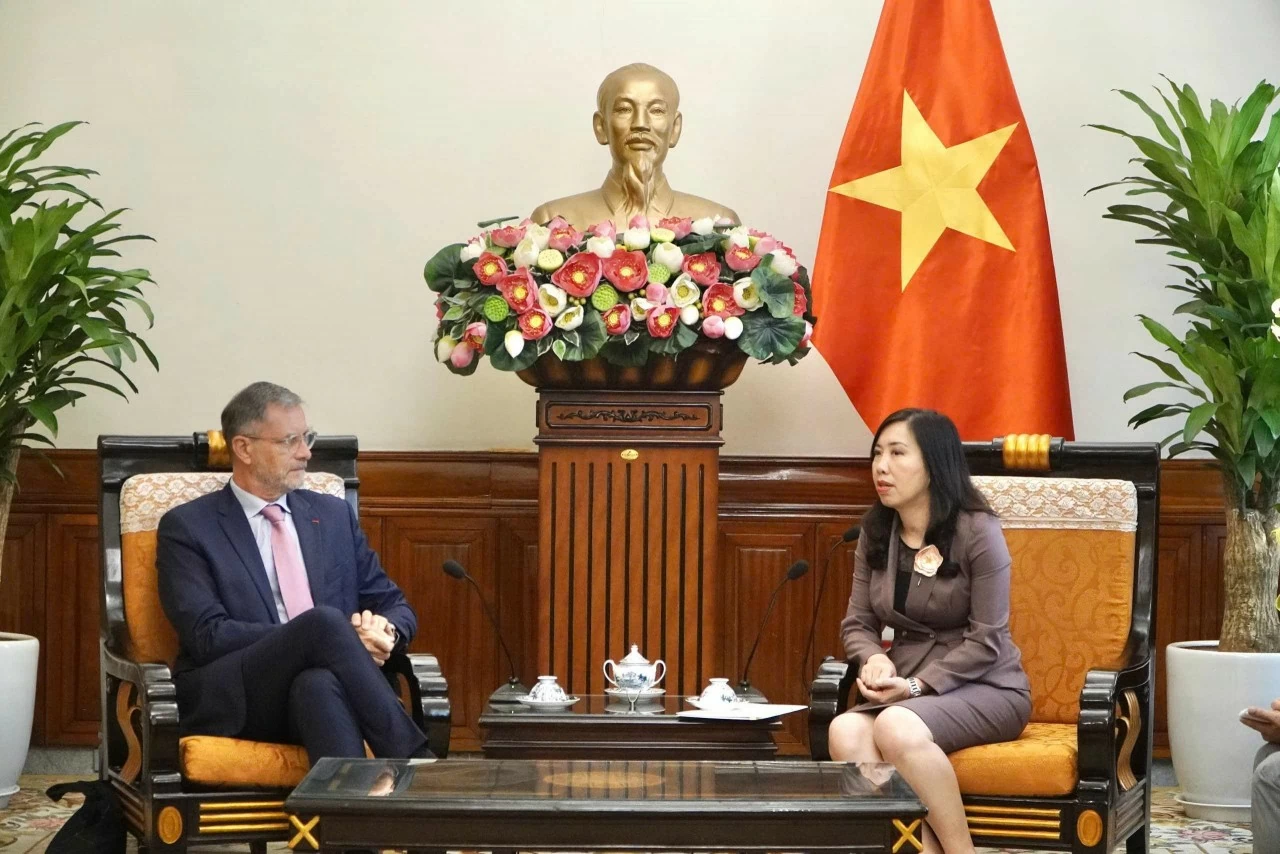 Việt Nam trân trọng sự hỗ trợ kịp thời của bạn bè quốc tế trong khắc phục thiệt hại do bão lũ Việt Nam trân trọng sự hỗ trợ kịp thời của bạn bè quốc tế trong khắc phục thiệt hại do bão lũ