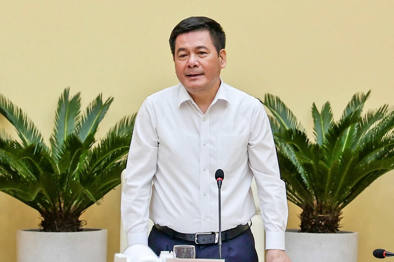 Bộ trưởng Bộ Công Thương Nguyễn Hồng Diên phát biểu tại buổi làm việc. Bộ trưởng Bộ Công Thương Nguyễn Hồng Diên phát biểu tại buổi làm việc.