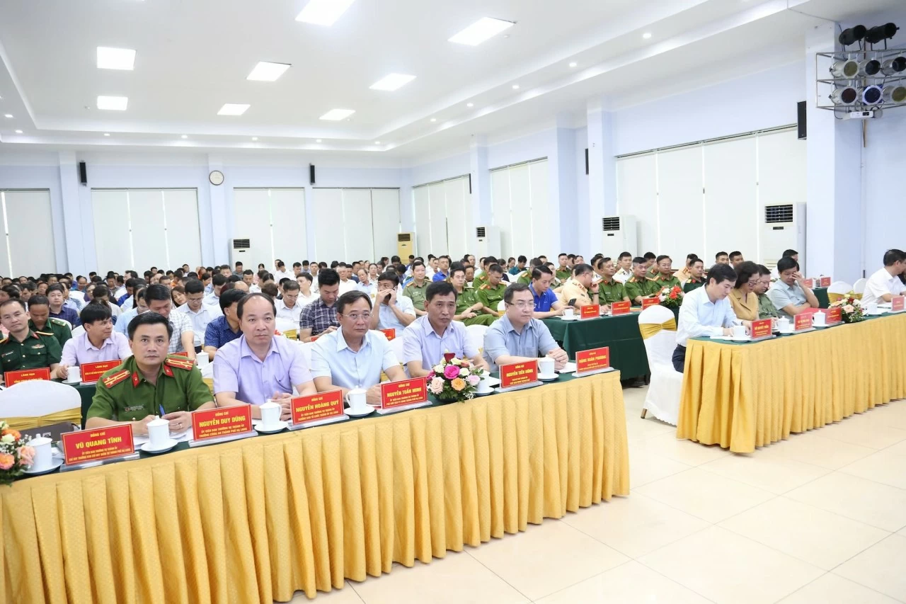 Quảng Ninh: TP. Hạ Long tổng kết chiến dịch cao điểm 7 ngày đêm khắc phục hậu quả do bão Yagi gây ra Quảng Ninh: TP. Hạ Long tổng kết chiến dịch cao điểm 7 ngày đêm khắc phục hậu quả do bão Yagi gây ra