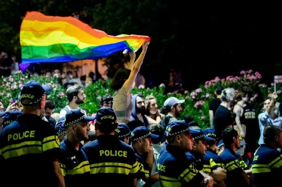 Dòng người biểu tình cho quyền lợi của cộng đồng LGBT ở Tbilisi, Georgia. (Nguồn: AP) Dòng người biểu tình cho quyền lợi của cộng đồng LGBT ở Tbilisi, Georgia. (Nguồn: AP)