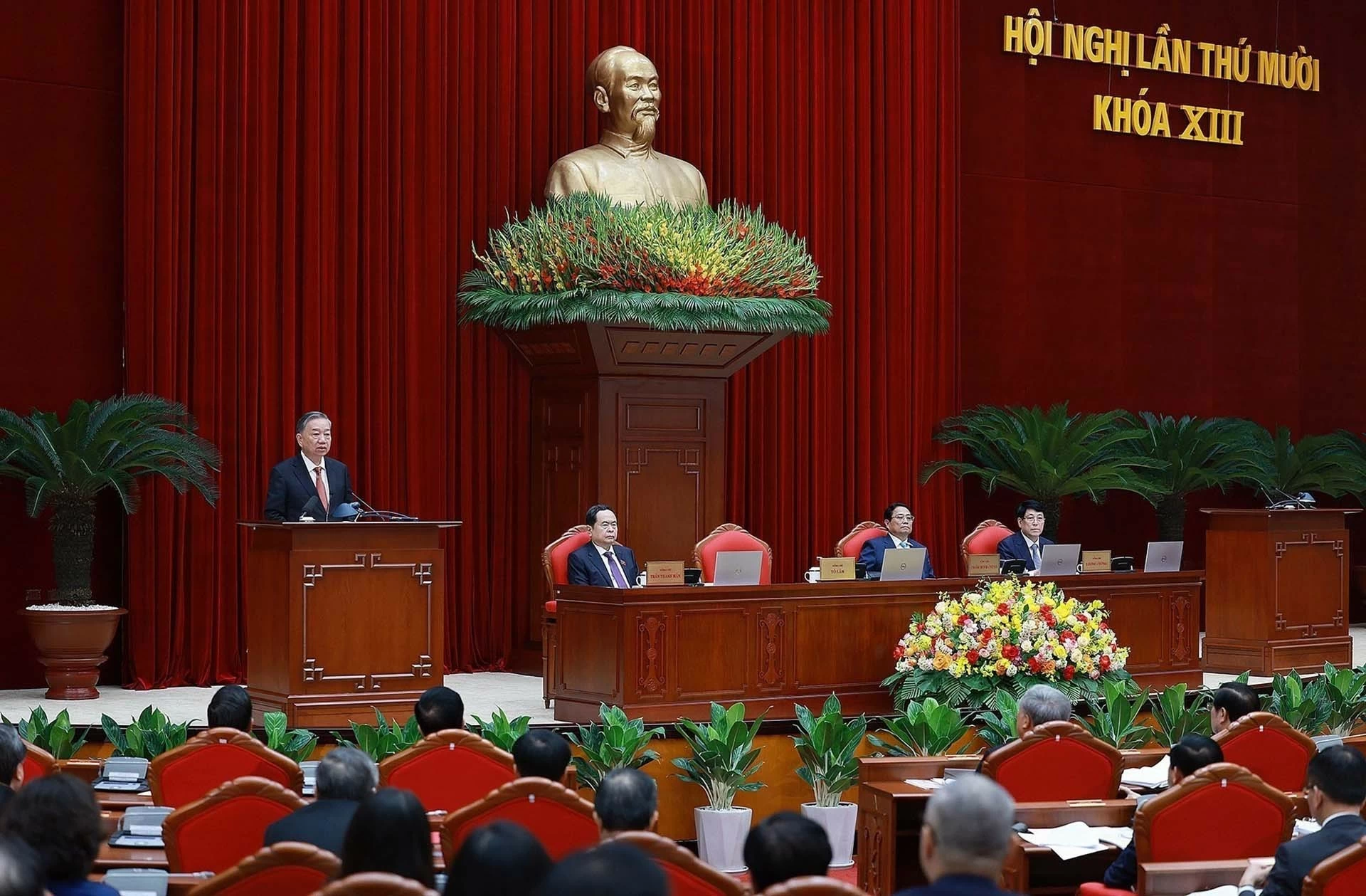 Tổng Bí thư, Chủ tịch nước Tô Lâm phát biểu khai mạc Hội nghị Trung ương 10, khóa XIII. (Nguồn: TTXVN) Tổng Bí thư, Chủ tịch nước Tô Lâm phát biểu khai mạc Hội nghị Trung ương 10, khóa XIII. (Nguồn: TTXVN)