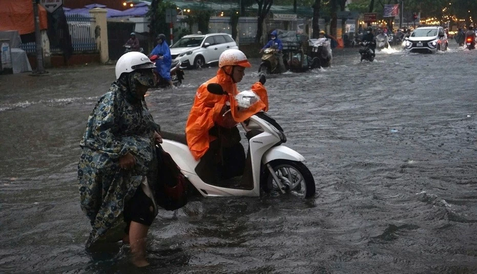Đà Nẵng cho học sinh nghỉ học vì mưa lớn Đà Nẵng cho học sinh nghỉ học vì mưa lớn