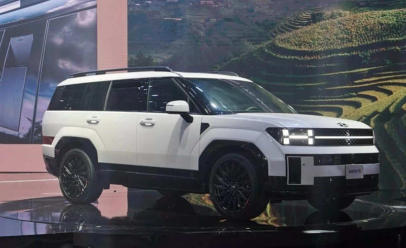 Cận cảnh Hyundai Santa Fe 2025 ra mắt tại Việt Nam, giá từ 1,069 tỷ đồng Cận cảnh Hyundai Santa Fe 2025 ra mắt tại Việt Nam, giá từ 1,069 tỷ đồng