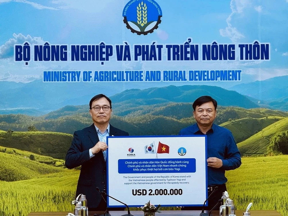 Chính phủ Hàn Quốc trao viện trợ nhân đạo giúp Việt Nam khắc phục hậu quả thiệt hại do bão Yagi Chính phủ Hàn Quốc trao viện trợ nhân đạo giúp Việt Nam khắc phục hậu quả thiệt hại do bão Yagi