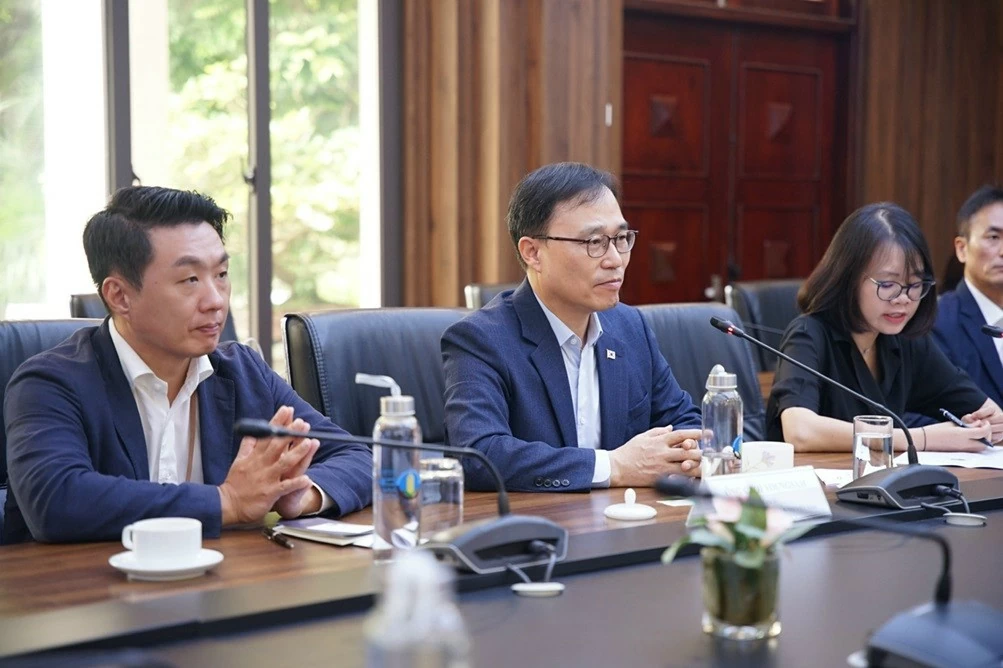 Chính phủ Hàn Quốc trao viện trợ nhân đạo giúp Việt Nam khắc phục hậu quả thiệt hại do bão Yagi Chính phủ Hàn Quốc trao viện trợ nhân đạo giúp Việt Nam khắc phục hậu quả thiệt hại do bão Yagi