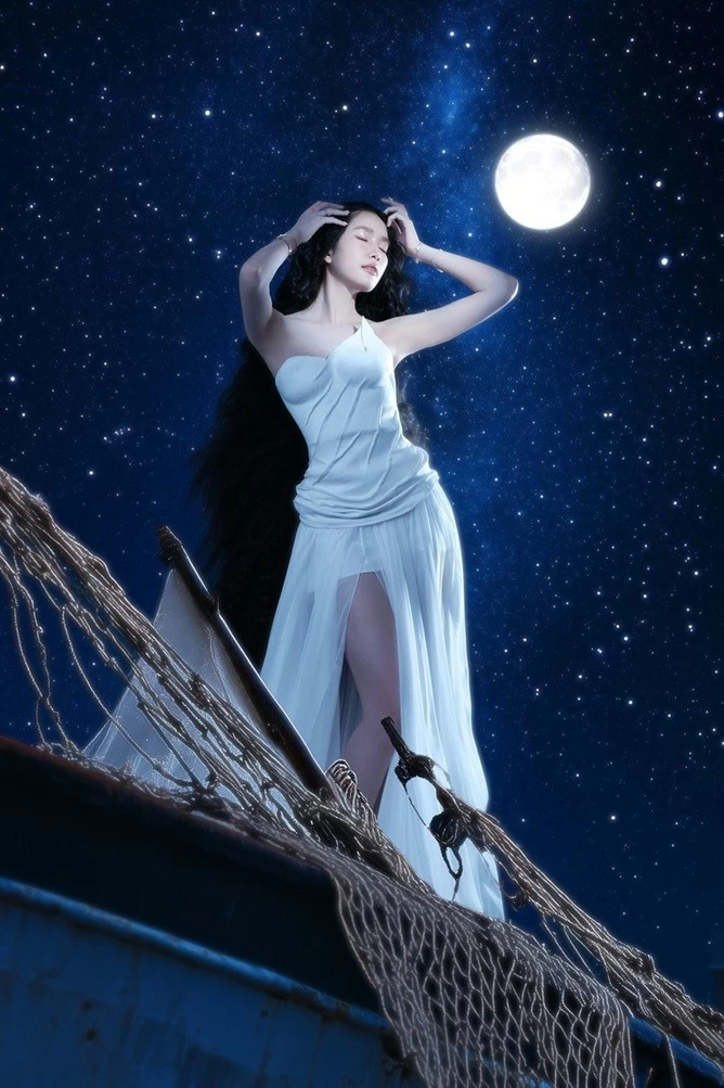 Á hậu Phương Anh