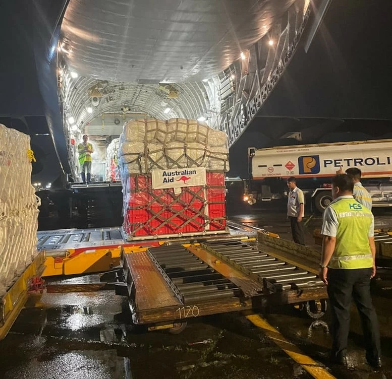 Đoàn kết quốc tế trong bão lũ Đoàn kết quốc tế trong bão lũ