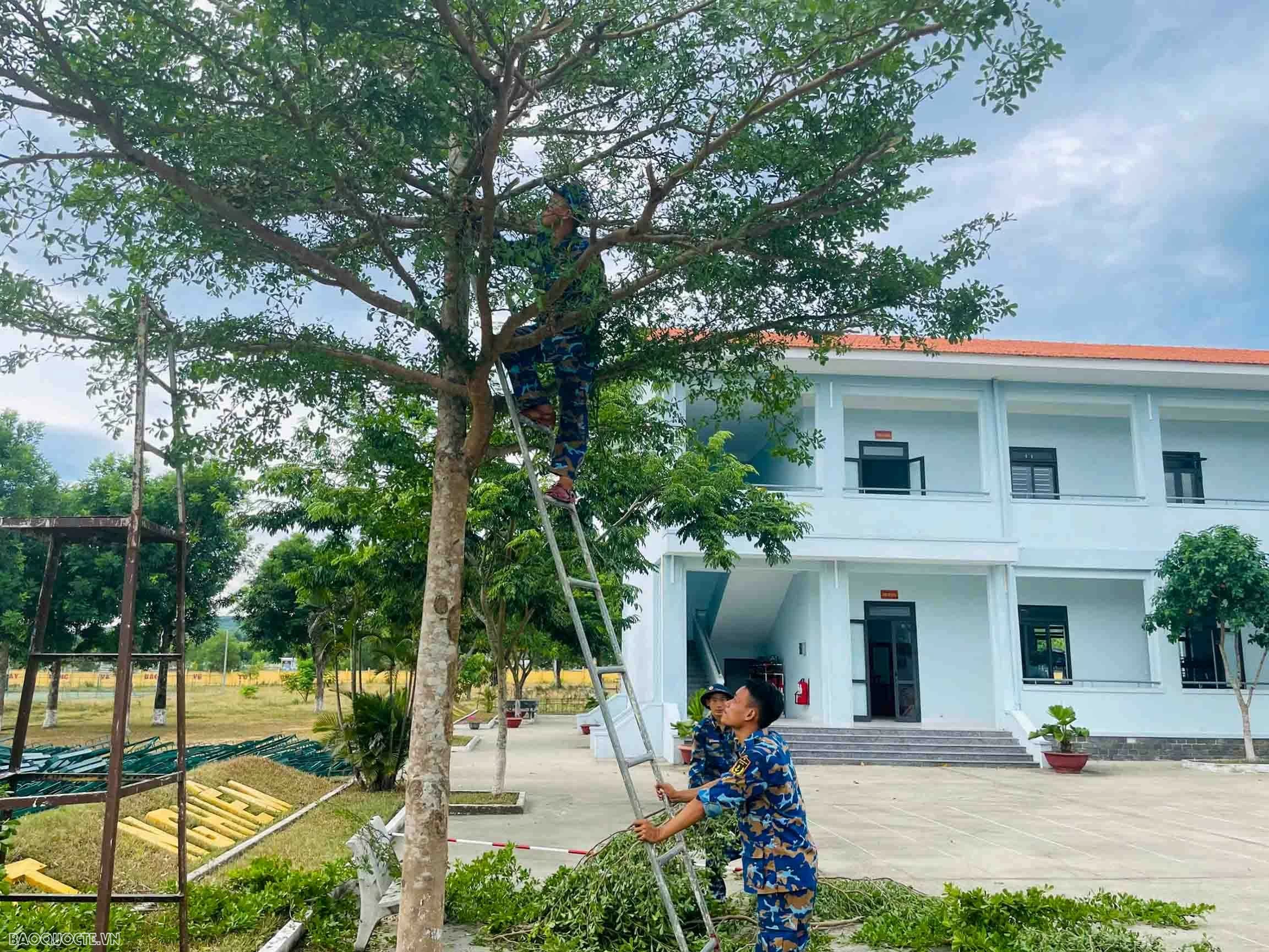 Cán bộ, chiến sĩ Vùng 3 Hải quân duy trì lực lượng, phương tiện trực sẵn sàng ứng phó cơn bão số 4 Cán bộ, chiến sĩ Vùng 3 Hải quân duy trì lực lượng, phương tiện trực sẵn sàng ứng phó cơn bão số 4