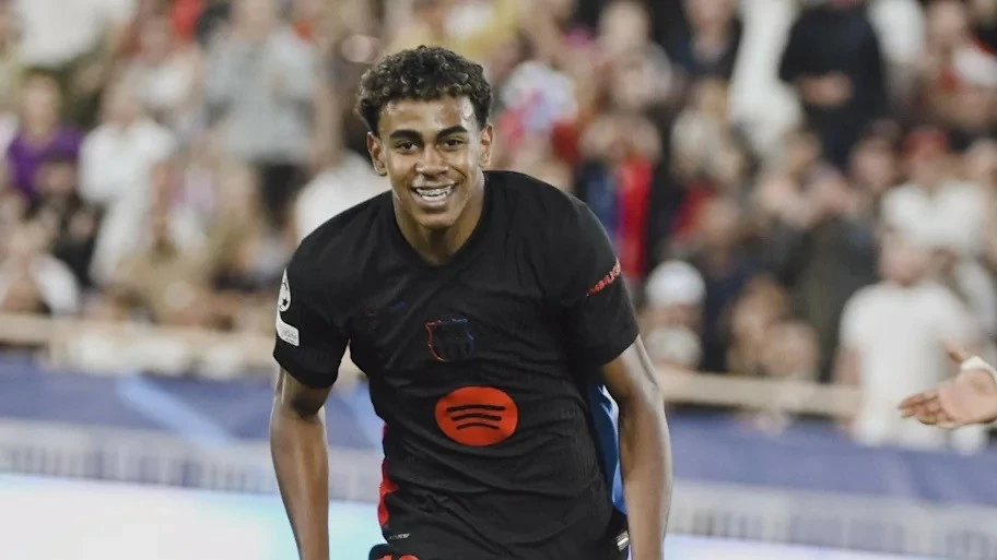 Lần đầu tiên ghi bàn ở Champions League, Lamine Yamal đi vào lịch sử Lần đầu tiên ghi bàn ở Champions League, Lamine Yamal đi vào lịch sử