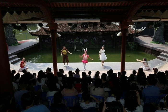 Nghệ sĩ không nhận thù lao trong các chương trình nghệ thuật ủng hộ đồng bào bị ảnh hưởng do bão lũ Nghệ sĩ không nhận thù lao trong các chương trình nghệ thuật ủng hộ đồng bào bị ảnh hưởng do bão lũ