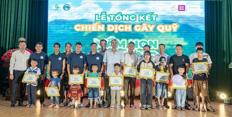 Tiếp bước đến trường cho con em gia đình kiểm lâm gặp khó khăn Tiếp bước đến trường cho con em gia đình kiểm lâm gặp khó khăn