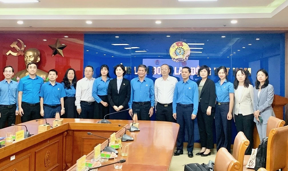 Việt Nam-Trung Quốc tăng cường hợp tác và chia sẻ kinh nghiệm trong hoạt động công đoàn Công đoàn Việt Nam-Trung Quốc tăng cường hợp tác và chia sẻ kinh nghiệm hoạt động