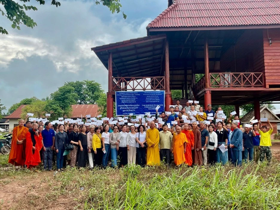 Tổng Lãnh sự quán Việt Nam tại Luang Prabang thăm hỏi, hỗ trợ đồng bào tỉnh Luang Nam Tha, Lào chịu ảnh hưởng của bão Yagi Tổng Lãnh sự quán Việt Nam tại Luang Prabang thăm hỏi, hỗ trợ bà con ở tỉnh Luang Nam Tha, Lào chịu ảnh hưởng của bão Yagi