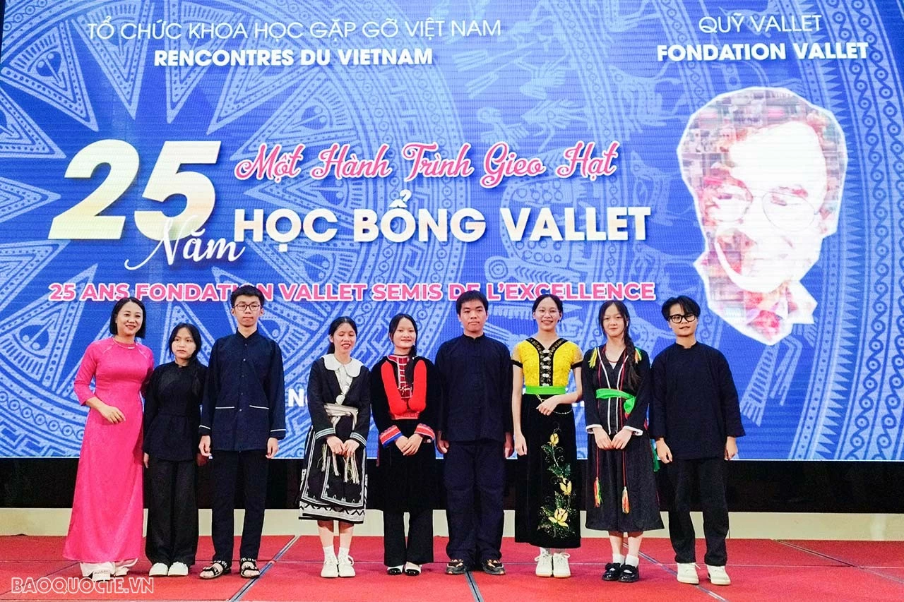 Kỷ niệm 25 năm ‘hành trình gieo hạt’ học bổng Vallet Kỷ niệm 25 năm ‘hành trình gieo hạt’ học bổng Vallet