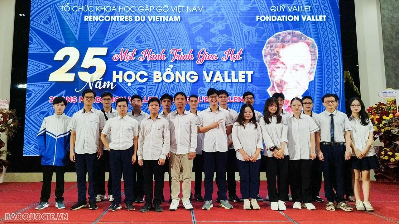 Kỷ niệm 25 năm ‘hành trình gieo hạt’ học bổng Vallet Kỷ niệm 25 năm ‘hành trình gieo hạt’ học bổng Vallet