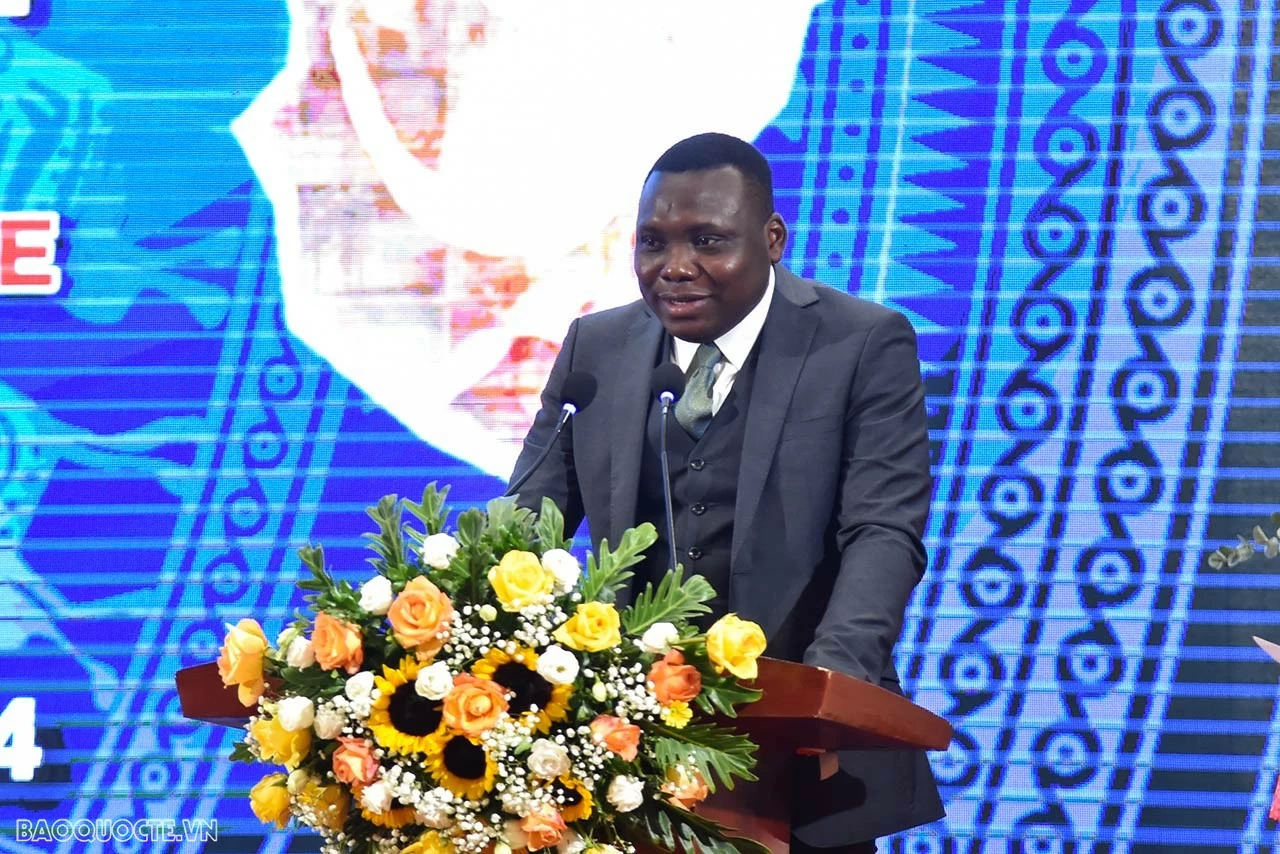 Kỷ niệm 25 năm ‘hành trình gieo hạt’ học bổng Vallet Kỷ niệm 25 năm ‘hành trình gieo hạt’ học bổng Vallet