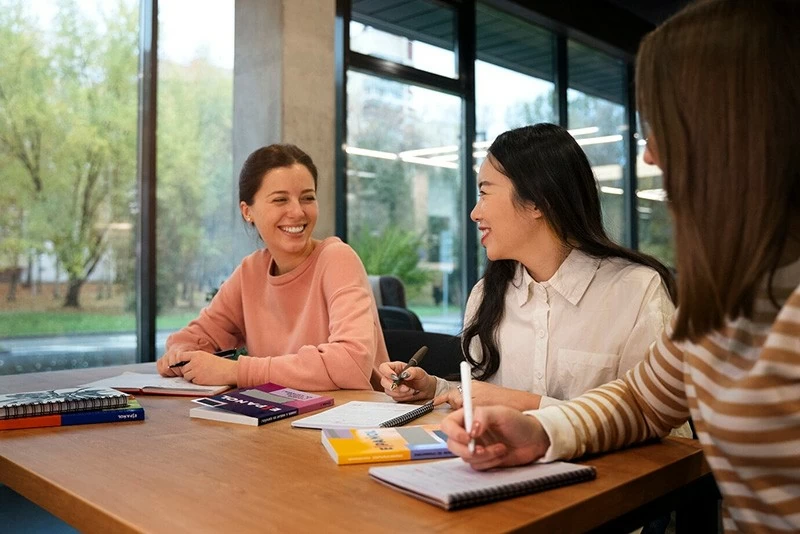 Open English - Chìa khóa mở cửa hội nhập toàn cầu cho doanh nghiệp Việt Open English - Chìa khóa mở cửa hội nhập toàn cầu cho doanh nghiệp Việt