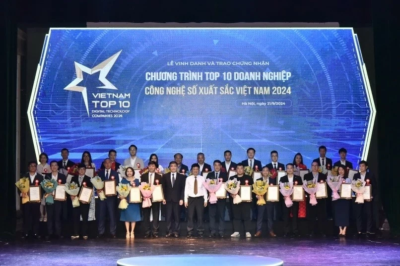 Vinh danh Top 10 doanh nghiệp công nghệ số xuất sắc Việt Nam 2024 lần thứ 11 Vinh danh Top 10 doanh nghiệp công nghệ số xuất sắc Việt Nam 2024 lần thứ 11