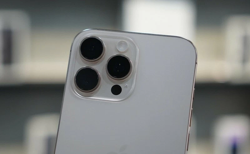 Cận cảnh iPhone 16 Pro Max xách tay về Việt Nam, giá 79 triệu đồng Cận cảnh iPhone 16 Pro Max xách tay về Việt Nam, giá 79 triệu đồng